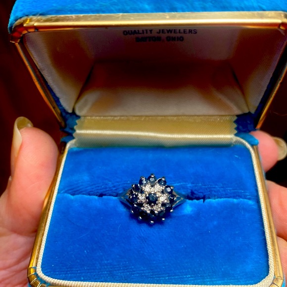 Diamond and sapphire ring - Picture 1 of 1